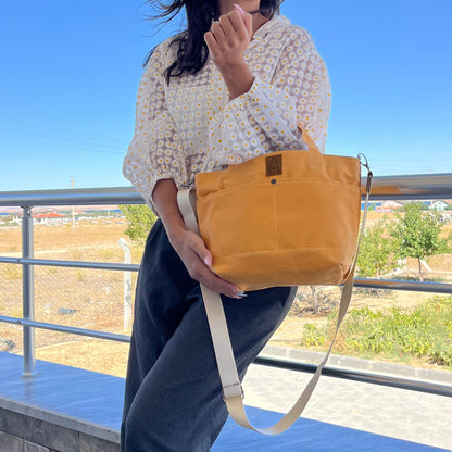 Orta Boy Dış Cepli Sarı Tote Çanta